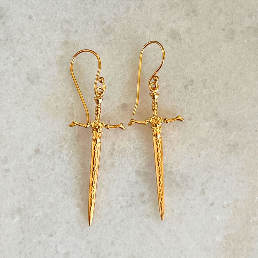 queen of roses excalibur earrings in 24kt gold vermeil.