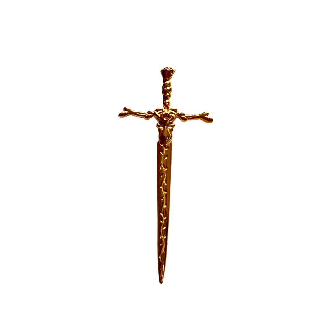 queen of roses excalibur pendant in 24kt gold vermeil.